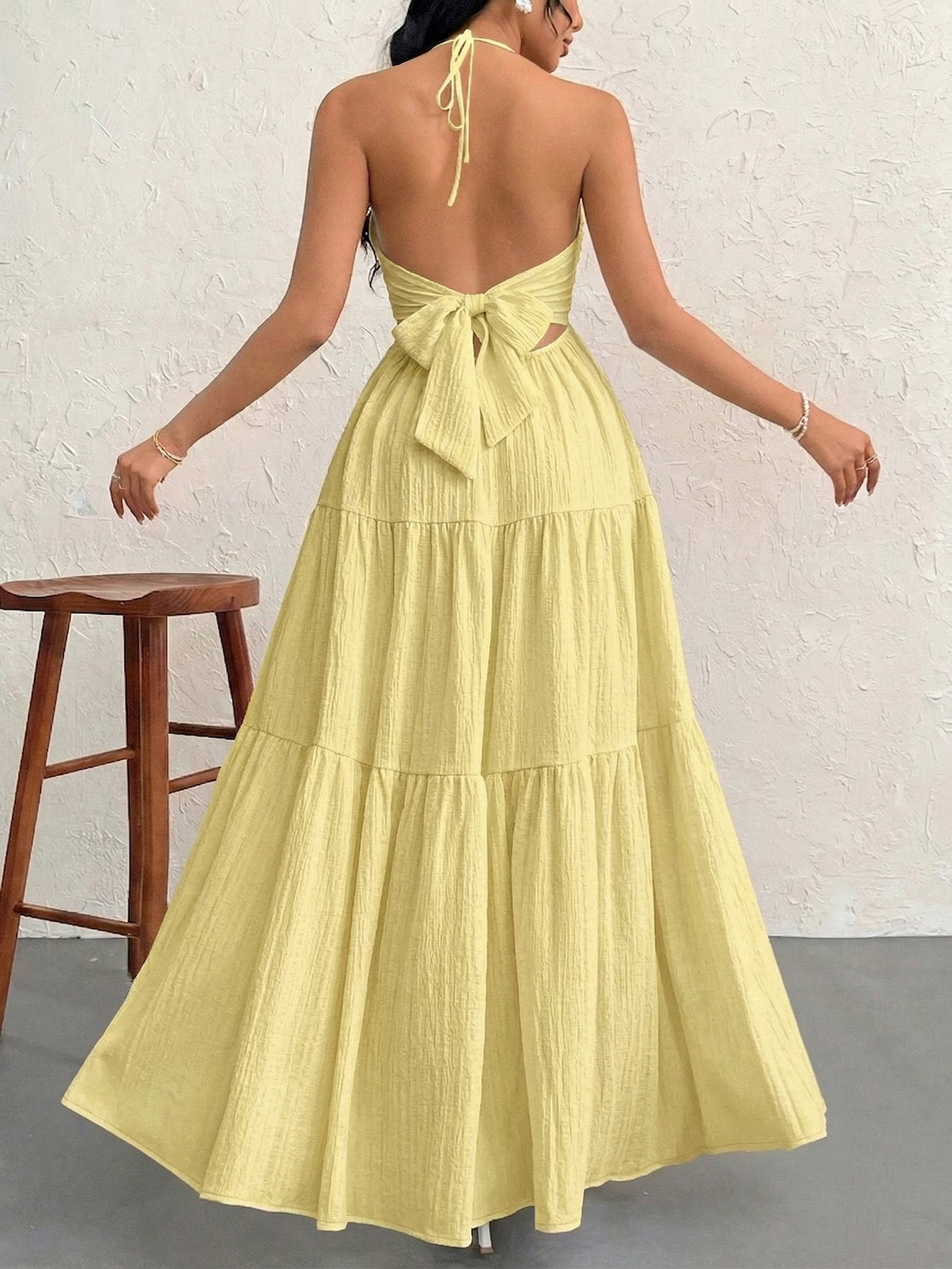 Robe décontractée pour femme, style bohème, jaune, à volants, dos nu, col halter, respirante, pour le printemps, l'été et les vacances à la plage