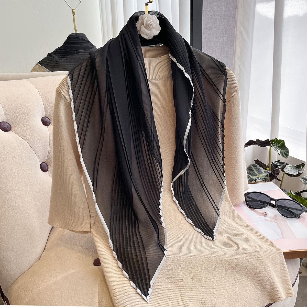 Femmes plissé Satin solide Foulard Foulard carré châle cheveux cravate bande mouchoir Satin Foulard foulards décoratifs