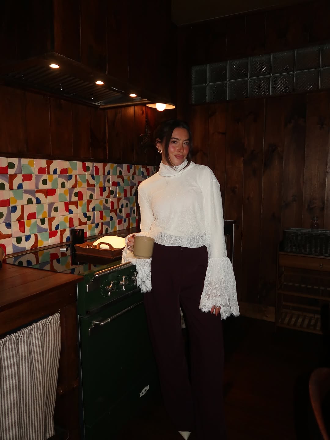 Chemise évasée en dentelle pour femmes, élégante, manches longues, Chic, col mi-haut, transparente, à lacets, haut de rue, printemps, 2026