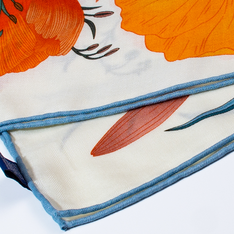 Écharpe de luxe en mélange de soie et de laine 65x65cm, motif floral orange, texture chevrons, châle carré pour usage quotidien et soirées