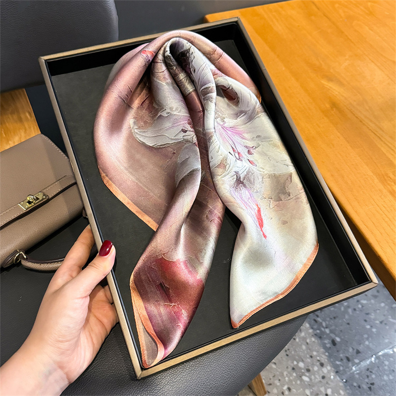 Foulard carré en soie 100% imprimé floral pour femme, foulard enveloppant, Bandana en soie de mûrier, bandeau de luxe à la mode, Hijab