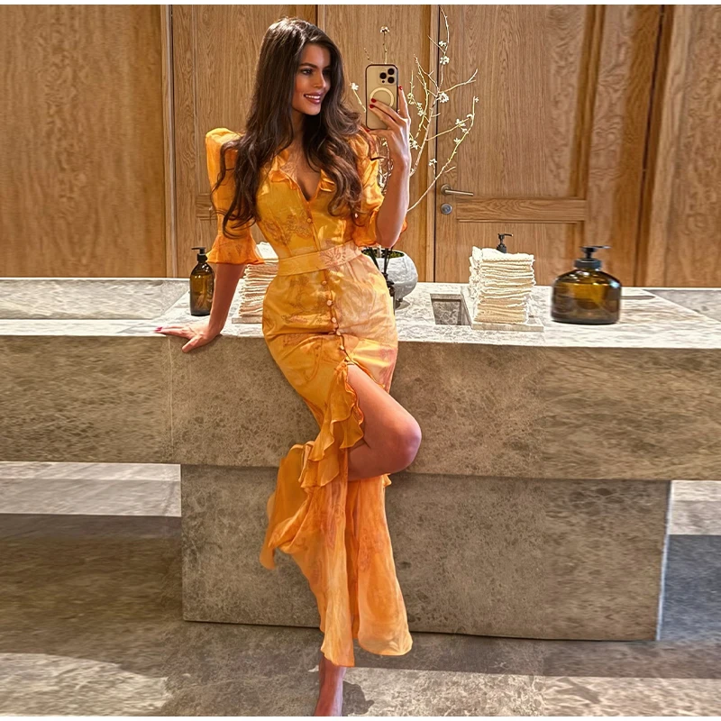 Robe longue sirène élégante à imprimé floral et volants pour femme, col en V, manches mi-longues, taille cintrée par boutons, fente latérale, robe de soirée tendance