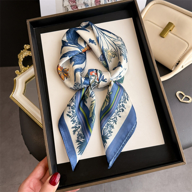 Foulard carré en soie pour femme, imprimé floral de luxe, en satin doux, utilisable comme cache-cou, hijab, bandeau, ou ruban de sac