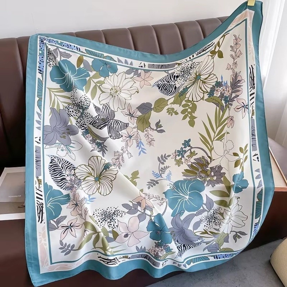 Écharpe en soie pour femme à imprimé floral de luxe, écharpe respirante pour cheveux, grande écharpe carrée, hijab, bandana pour femme