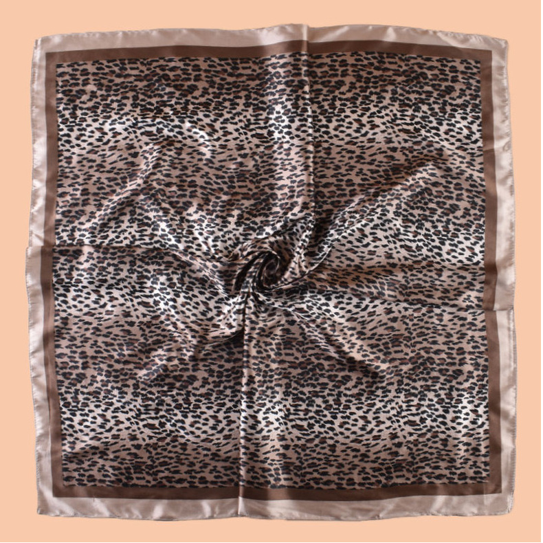 Foulard carré de luxe 90 cm en soie imprimé léopard pour femme, hijab, bandeau pour cheveux, écharpe, châle en satin, ruban, bandeau pour la tête