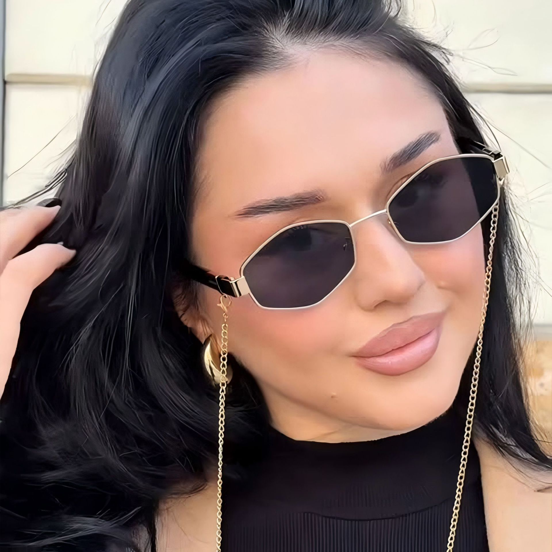 Lunettes de soleil polygonales en métal tendance pour femmes, lunettes de soleil rétro personnalisées style streetwear, lunettes de soleil décontractées avec chaîne pour l'extérieur