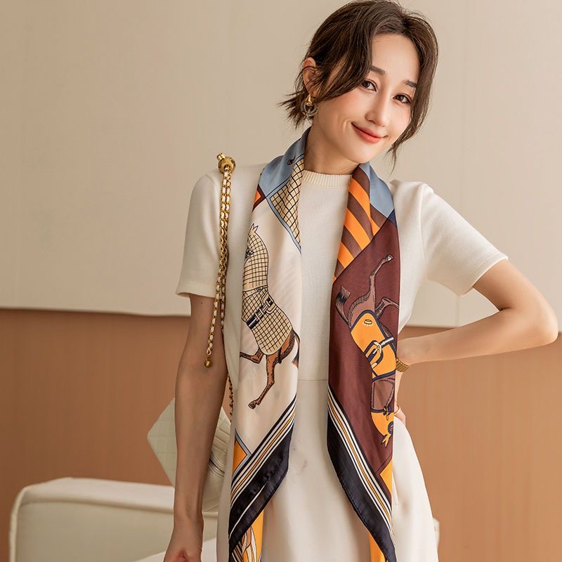 110X110 Li brocart léger luxe foulard en soie femmes modèle chaud nouvelle imitation soie luxe doux photo voyage écharpe