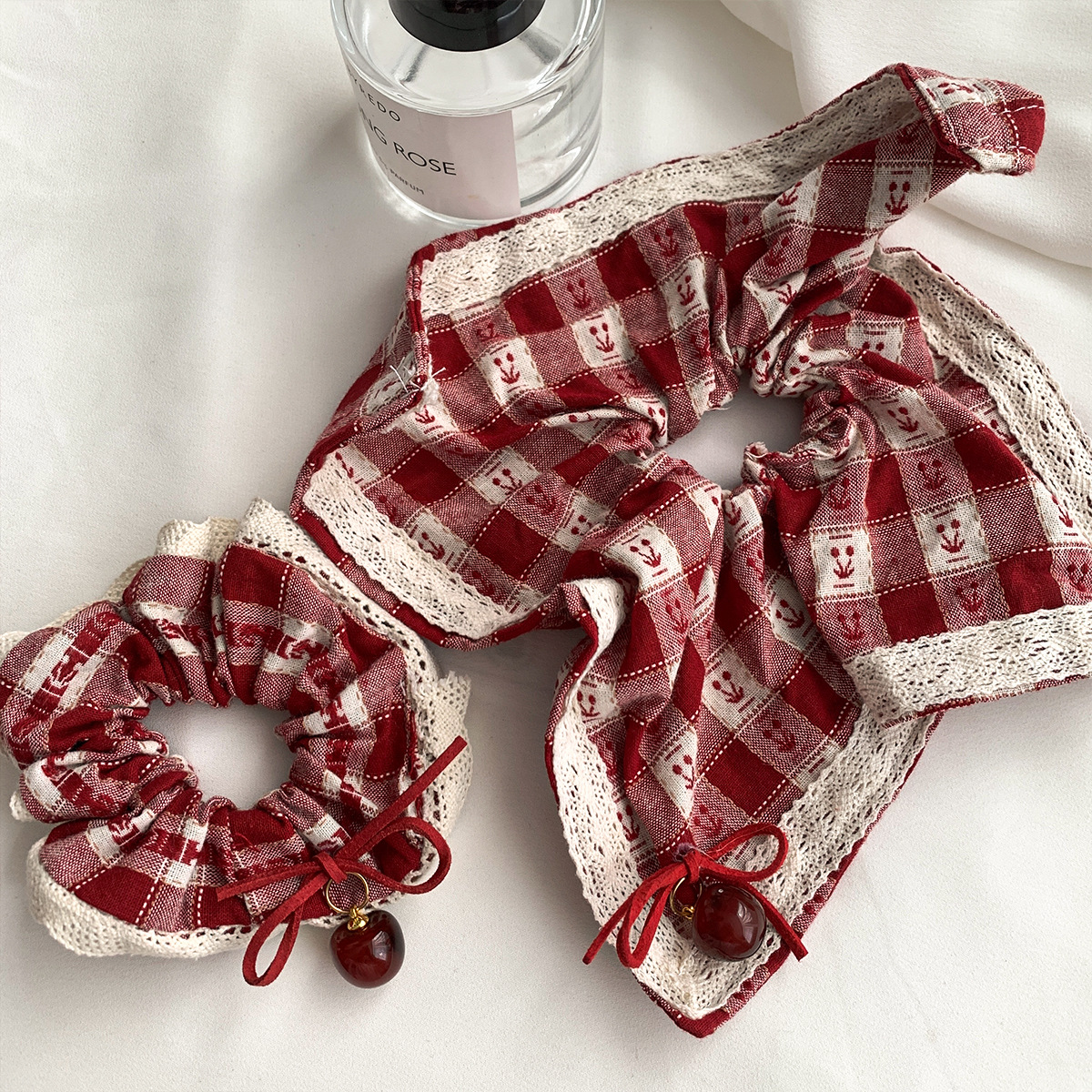 Chouchous pour femmes, Style doux, carreaux rouges, cerise, dentelle, écharpe carrée, corde pour cheveux, accessoires pour cheveux, cadeau pour filles