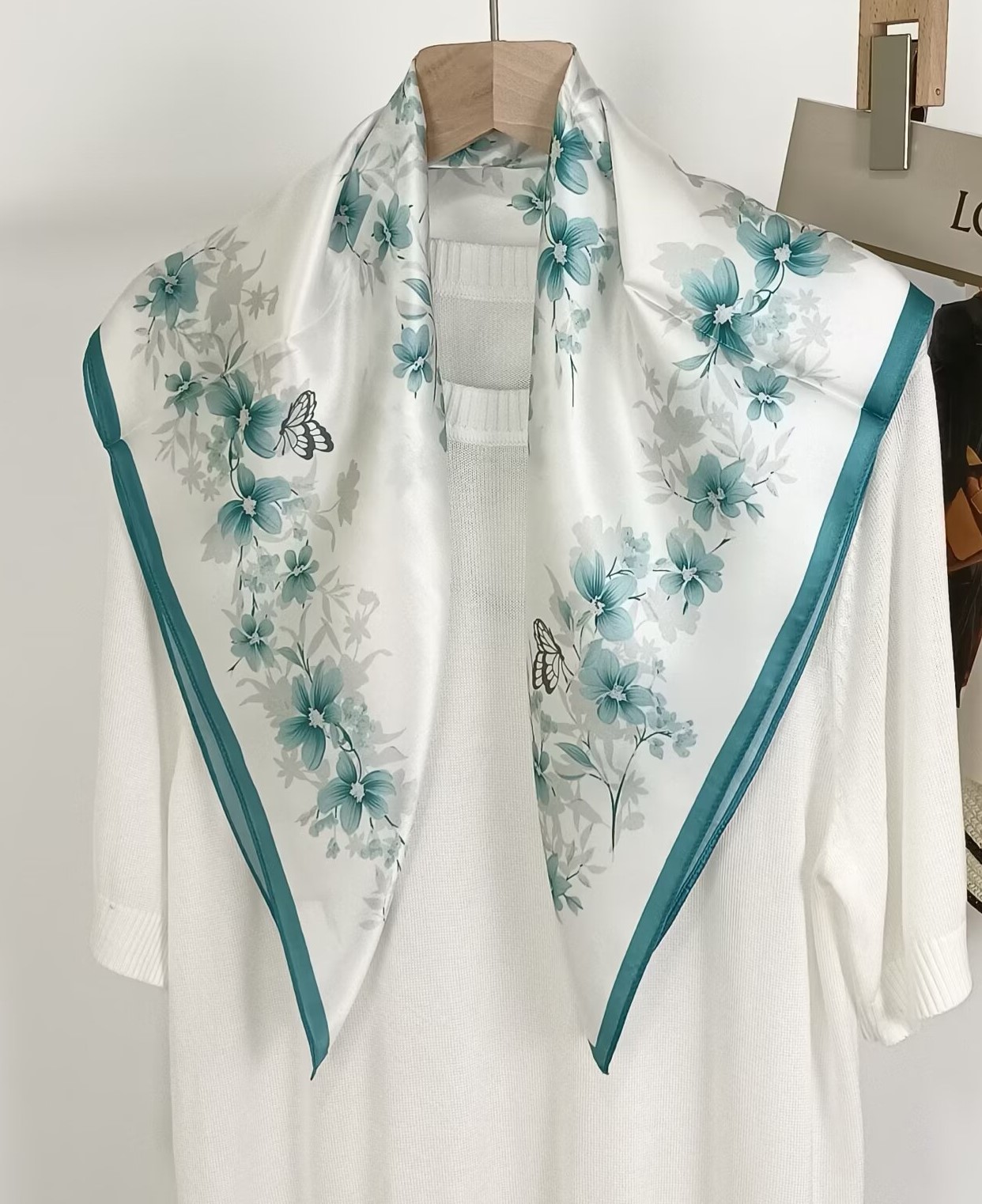 Écharpe carrée 70 cm en soie 100% naturelle, écharpe de luxe pour femme, bandeau, châle bandana, foulard tendance, à nouer