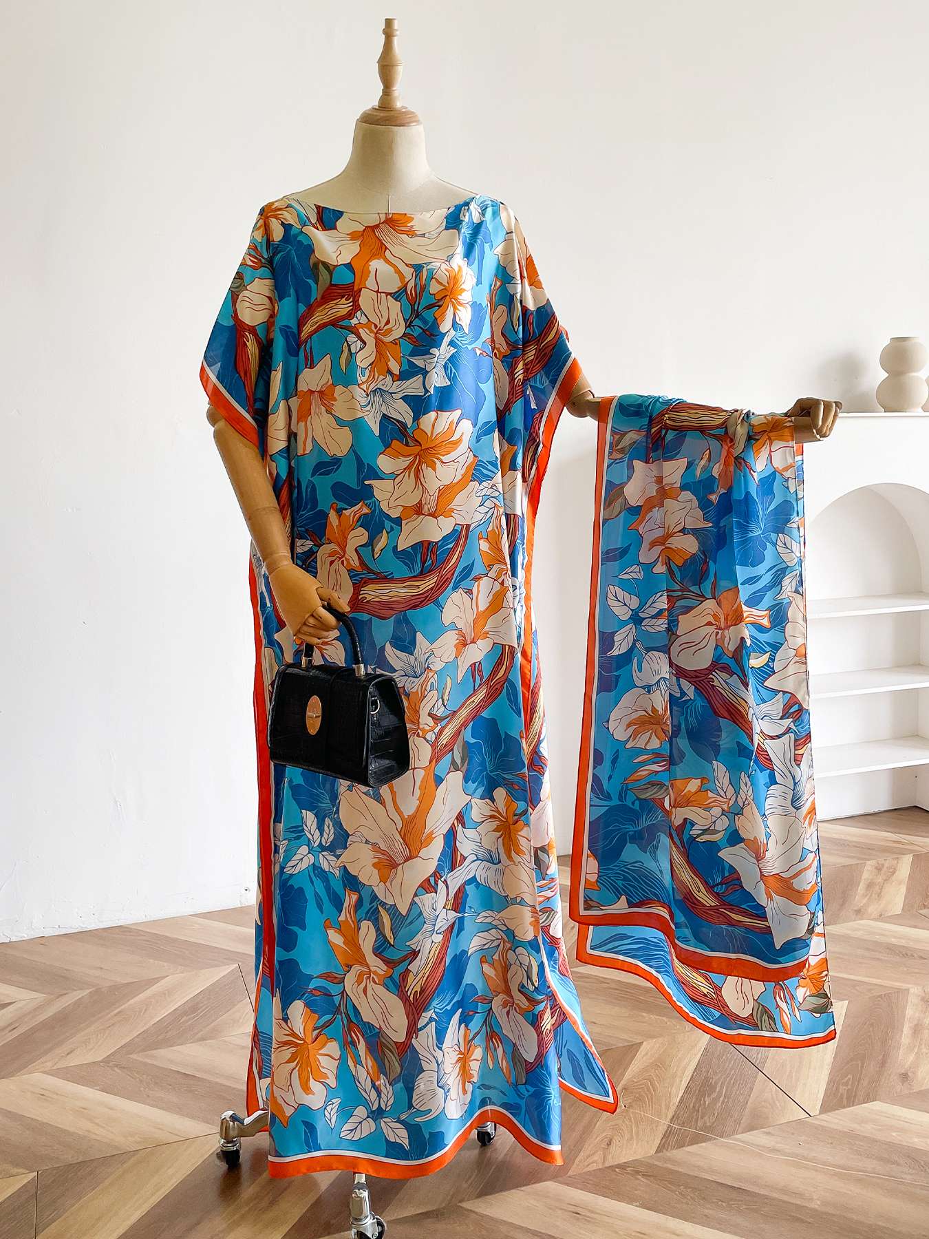 Ensemble abaya et foulard en satin à imprimé floral magnolia vibrant, kaftan ample à manches chauve-souris pour femmes musulmanes, idéal pour les vacances d'été à la plage