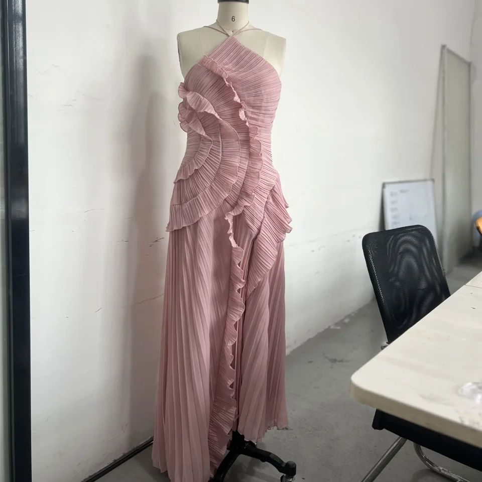 Chic élégant licou une ligne robes de bal volants à plusieurs niveaux dos nu robe de soirée 2025 vacances d'été en mousseline de soie longue robe de soirée