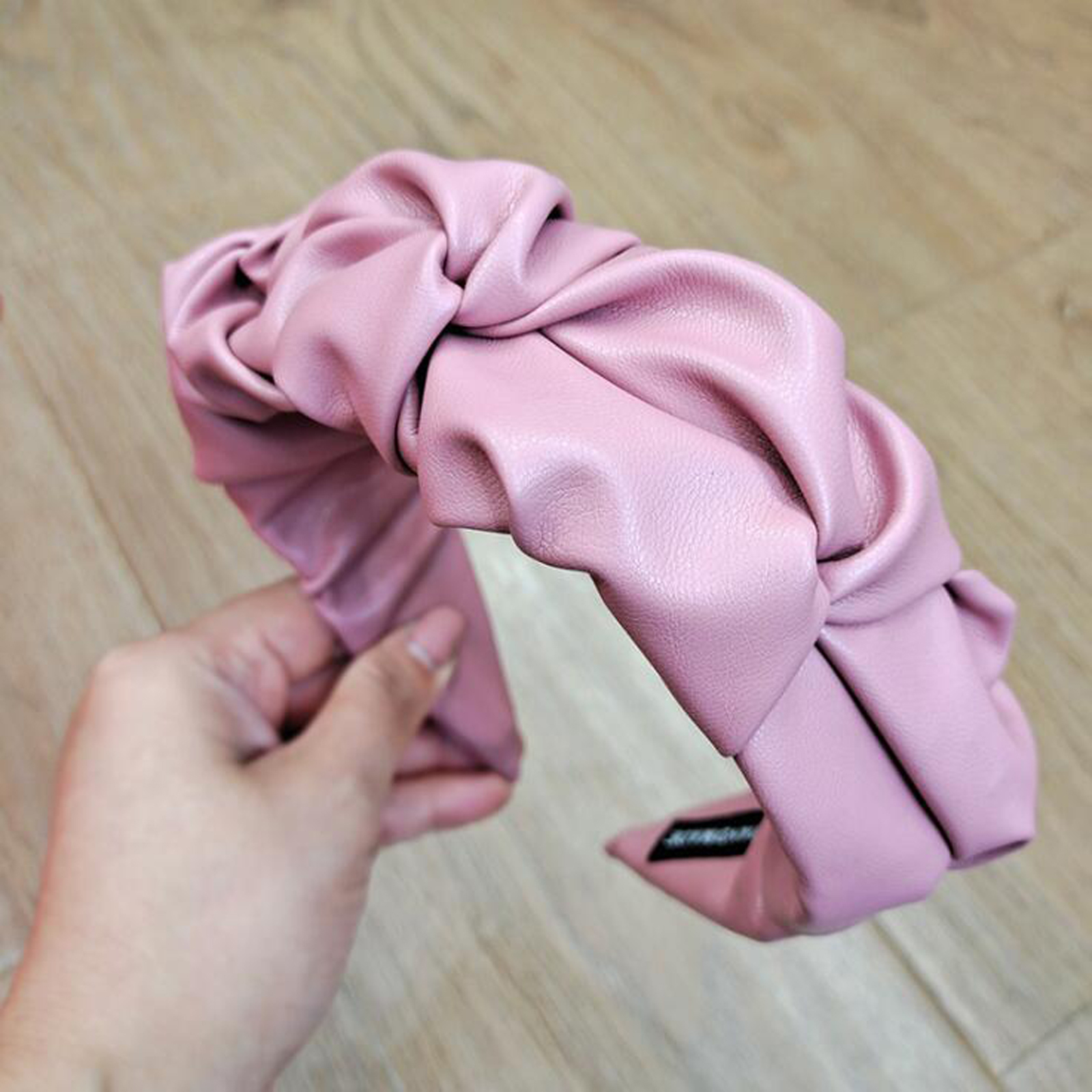 PROLY nouvelle mode femmes chapeaux en cuir PU bandeau large côté bandeau Vintage plissé bandeau filles Turban en gros