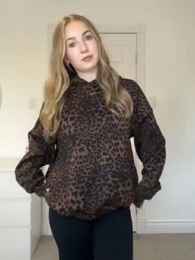 Sweat à capuche élégant et chic à motif léopard, pull décontracté vintage et tendance pour femmes, tenue de rue décontractée et à la mode pour l'automne.