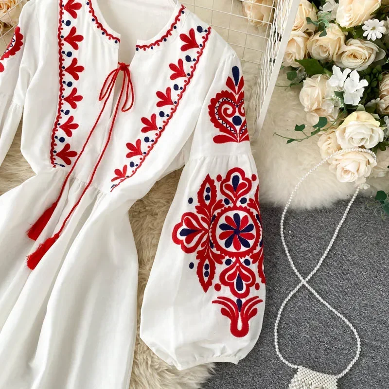 Robe plissée à fleurs brodées bohème pour femmes, col rond, manches lanterne, taille haute, tout match, éducatif, femme, automne, PL393