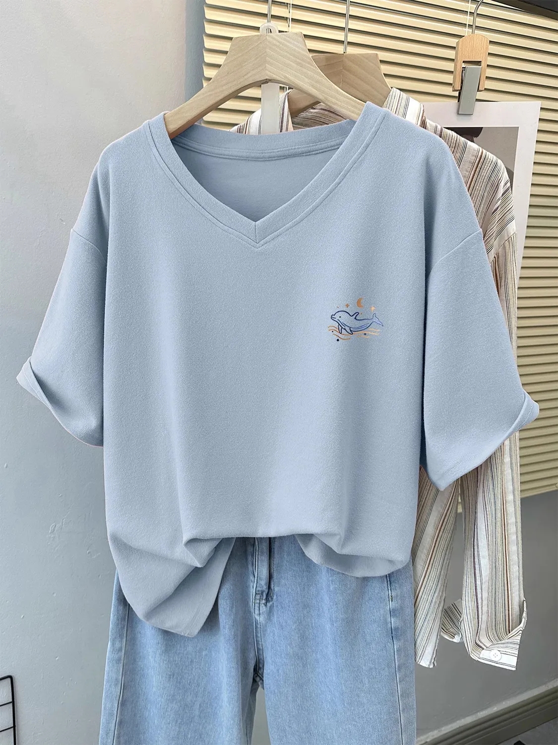 Grande taille 6XL 150KG été femmes dessin animé coton à manches courtes T-shirt col en V montre de sport grande taille T-shirt femme vêtements