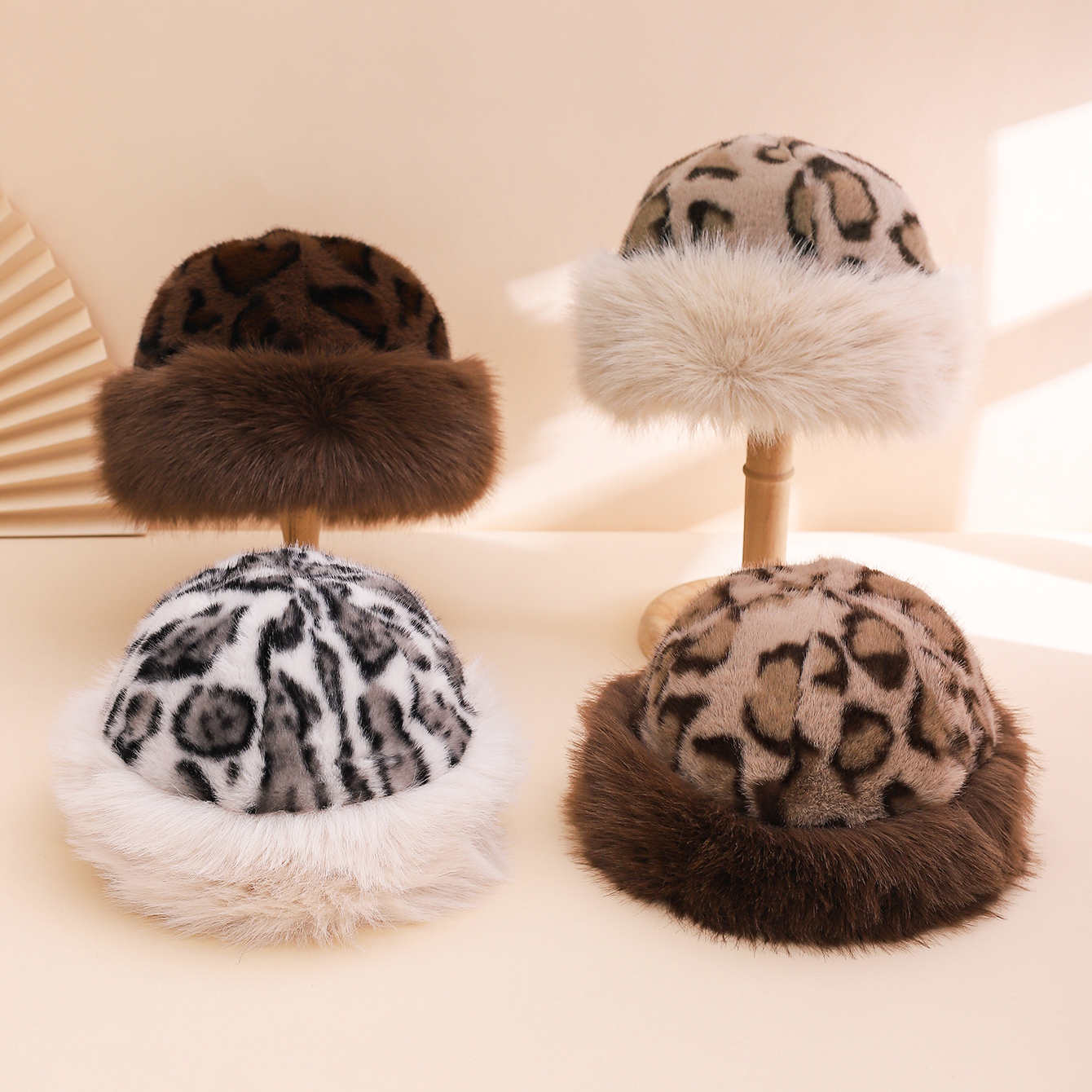 Nouveau chapeau mongole imprimé léopard transfrontalier, à la mode, chaud et doux, chapeau de pêcheur d'automne et d'hiver pour femmes, chapeau en velours