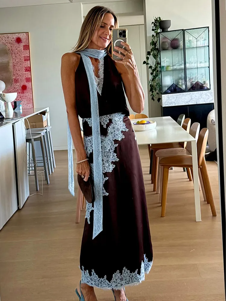 Ensemble élégant jupe longue et haut en satin bleu avec dentelle contrastante pour femme – Tenue décontractée pour soirée, fête ou mariage