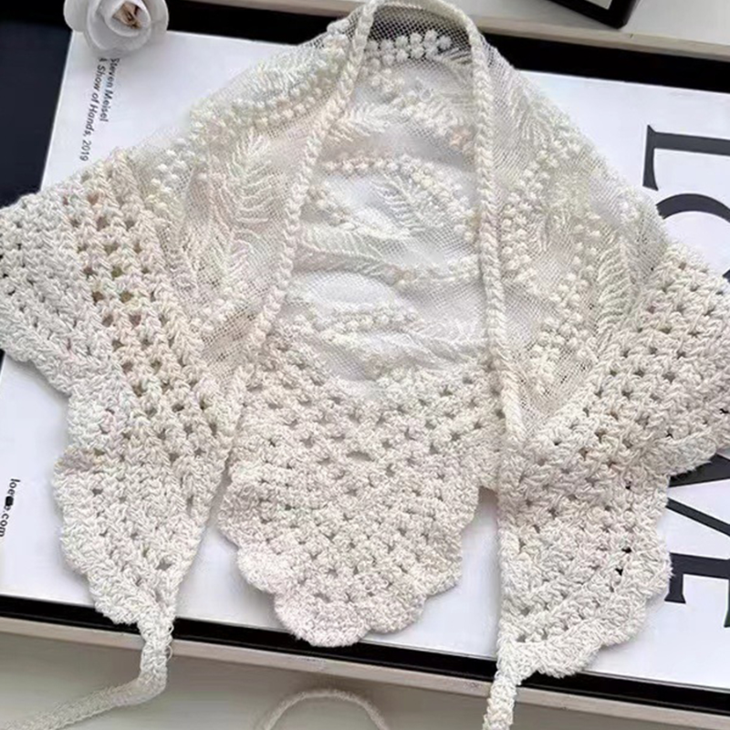 Foulard triangulaire en crochet fait main style coréen, broderie fraise et cerise, bandeau à nouer, écharpe tricotée ajourée pour femme