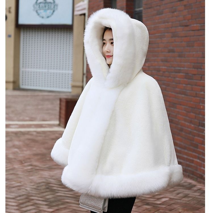 Femmes nouveau hiver fausse fourrure châle cape style court Haining fausse fourrure de renard épais à capuche coupe-vent femmes veste manteaux pour les femmes