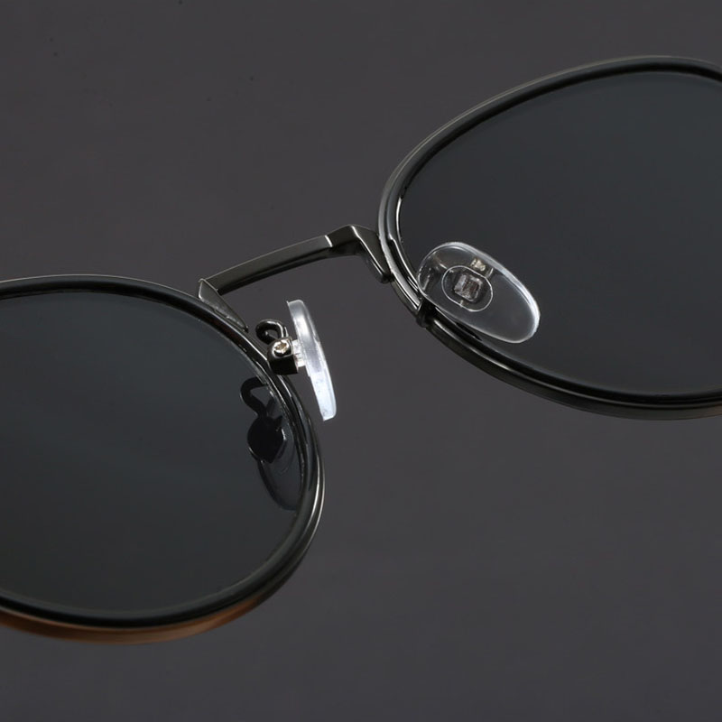 Mode hommes femmes lunettes de soleil noir lentille transparente lunettes Ultra-léger cadre en métal lunettes rétro été plage lunettes