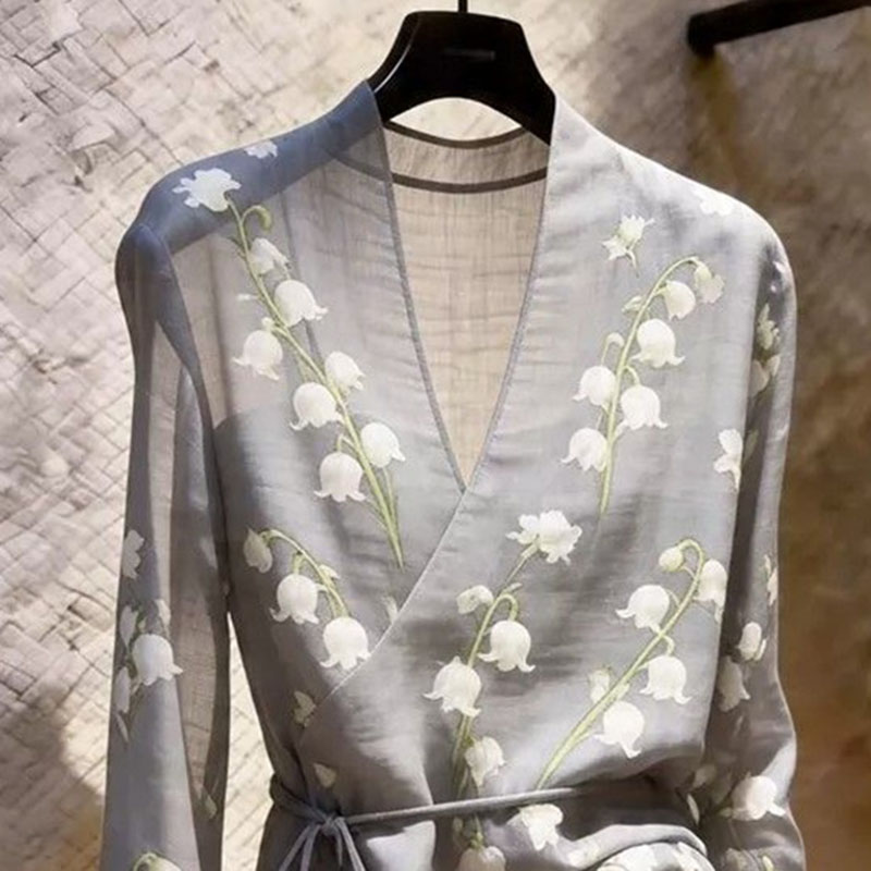 Chemisier élégant pour femme, nouvelle collection été 2026, col en V, design français, imprimé, style tempérament