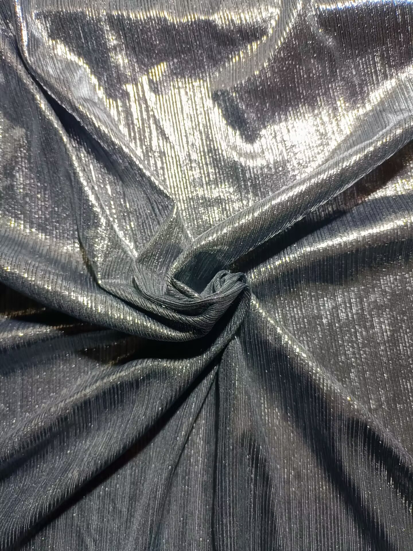 Chemise décontractée à manches longues et boutons sur le devant pour femmes, avec col à revers froncé, confortable et élégante