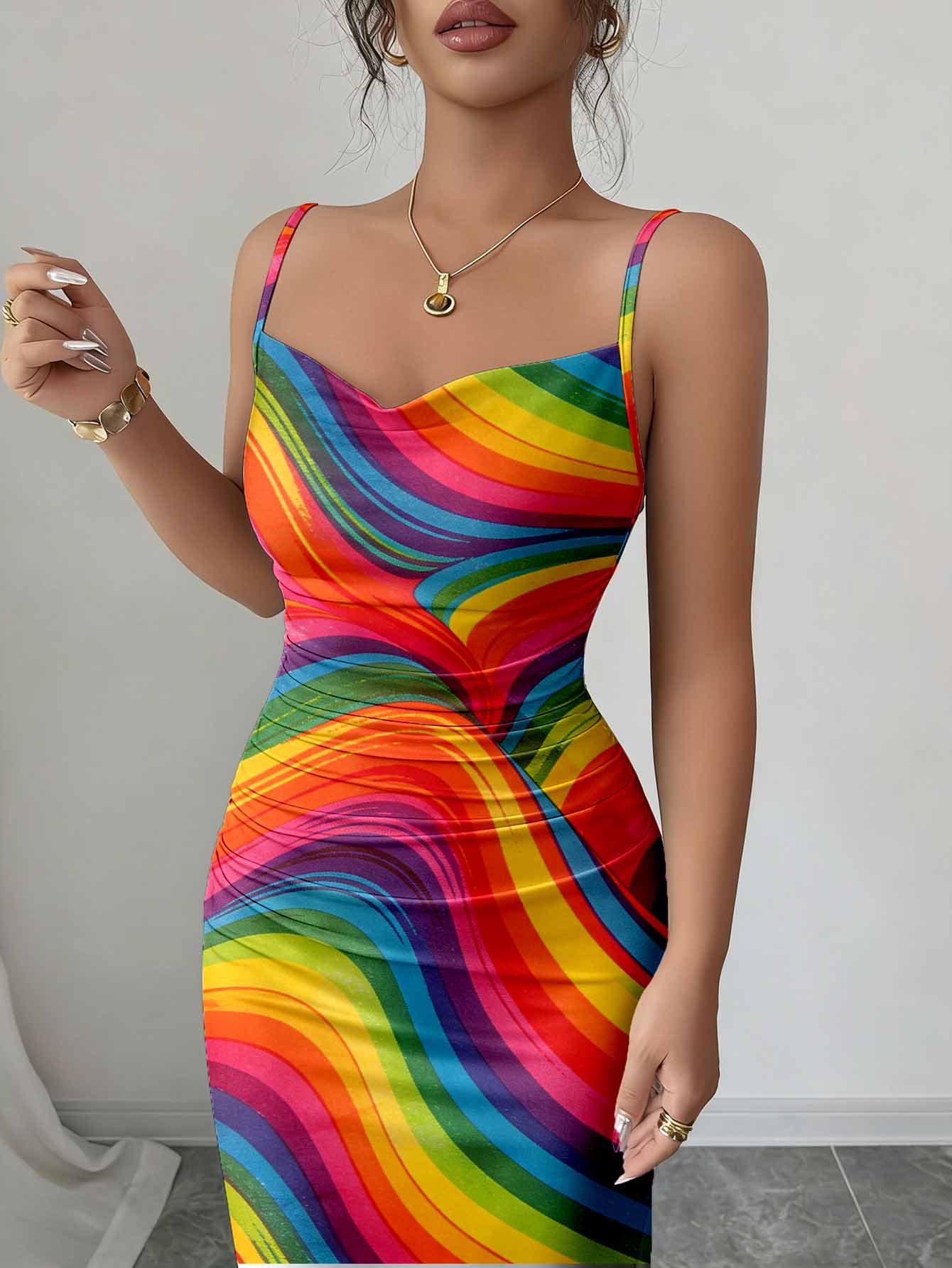 Jupe longue sexy en tissu lisse et confortable, élégante et amincissante, au style raffiné.