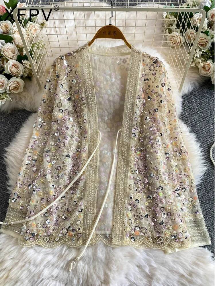 Cardigan vintage brodé de sequins, veste perlée à col en V pour femme, idéal pour les soirées d'automne, collection début de saison