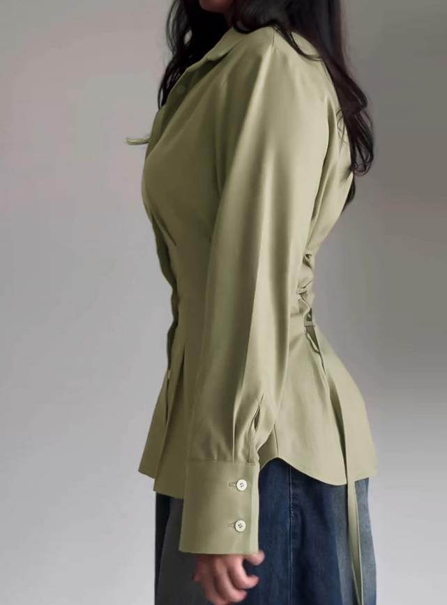 Chemise femme 2025 printemps nouveau col rabattu manches longues bouton avant chemisier décontracté dos croisé attaché détail queue de poisson chemise