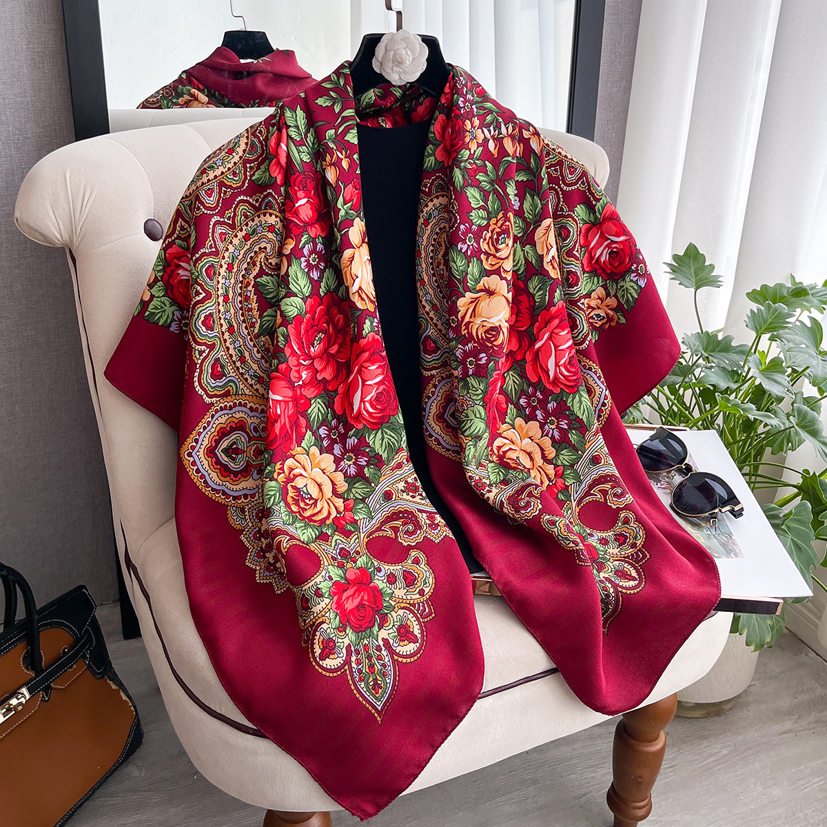 Femmes russe écharpe florale Style ethnique carré Bandana foulards dames mouchoir bandeau foulard en soie enveloppes de cheveux 2025