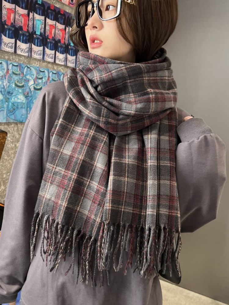 Nouvelle Écharpe Rouge à Carreaux pour Femme, Châle Pashmina Chaud d'Hiver avec Pompons, Écharpes Douces et Tendance, Cadeau de Noël, Style Coréen Rétro pour Homme et Femme