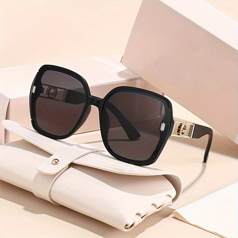 Lunettes de mode classiques rétro rectangulaires pour femmes - Monture élégante en PC et verres décoratifs