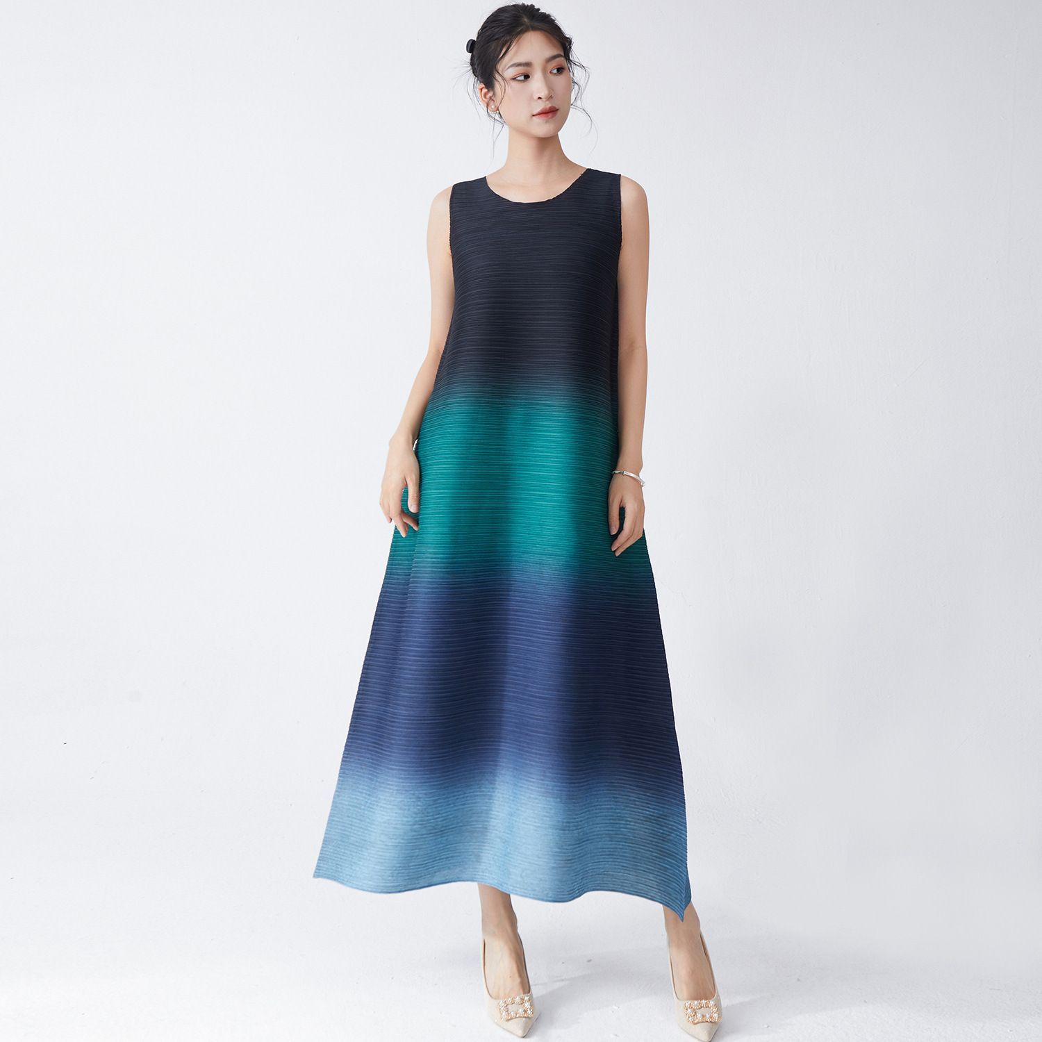 Robe haut de gamme pour femmes, nouveaux modèles, changement progressif, sans manches, ample, longue, tendance, 2025