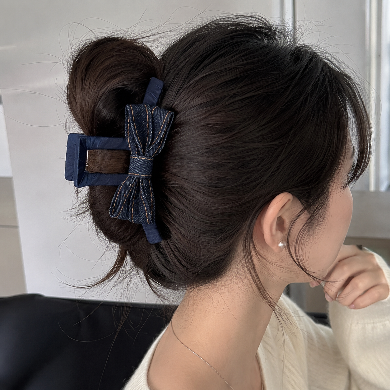 Pince à cheveux en satin avec nœud pour femmes, grande pince requin antidérapante en tissu denim coréen, accessoires de coiffure élégants pour cheveux épais