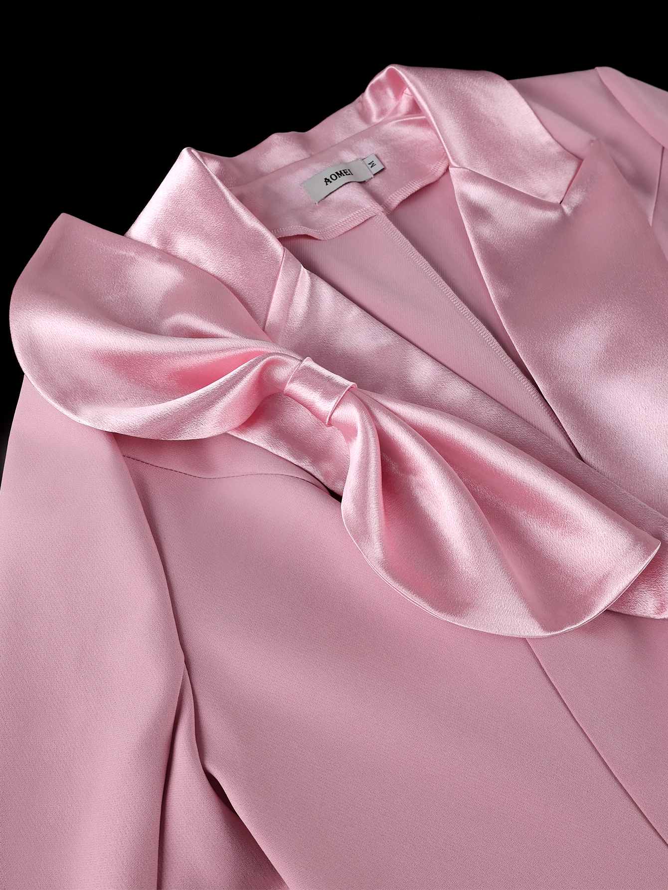 Blazer rose élégant pour femme en satin, col cranté, nœud, manches longues, bouton unique, idéal pour mariage, invité, remise de diplôme, soirée