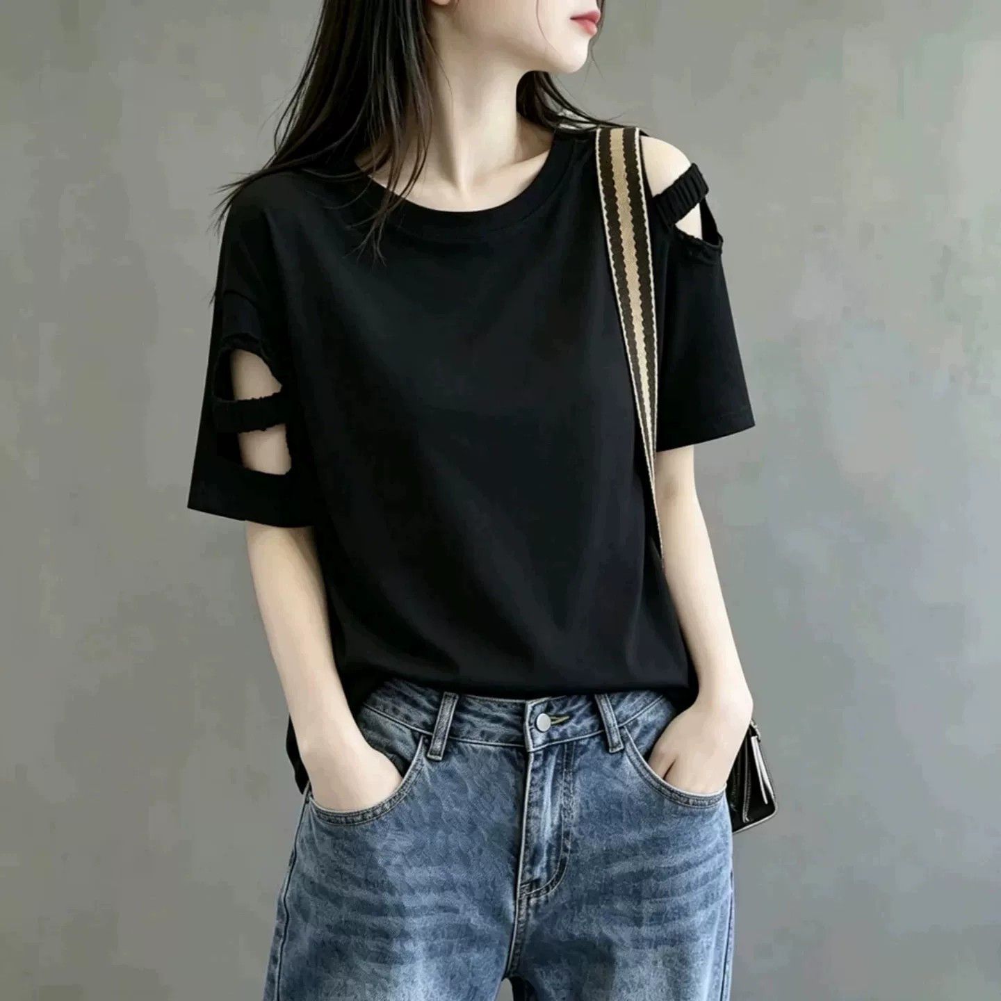Vêtements pour femmes de grande taille, printemps et été, nouveau t-shirt à manches courtes, couleur unie, ample et fin, style décontracté, épaules dénudées
