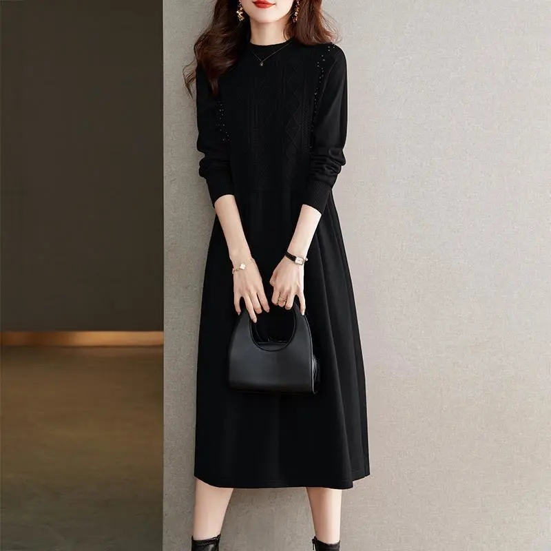 Nouvelle Robe Pull Tricotée Femme Printemps Automne 2026 Version Mi-Longue Robe Pull Élégante pour Femme Jupe de Base Tendance