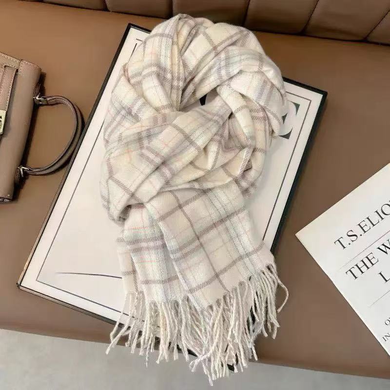 Écharpe Vintage à Carreaux en Fausse Cachemire avec Pompons, Châle Chaud et Doux pour Femme, Idéal pour l'Automne et l'Hiver, Parfait pour les Tenues Quotidiennes et de Bureau