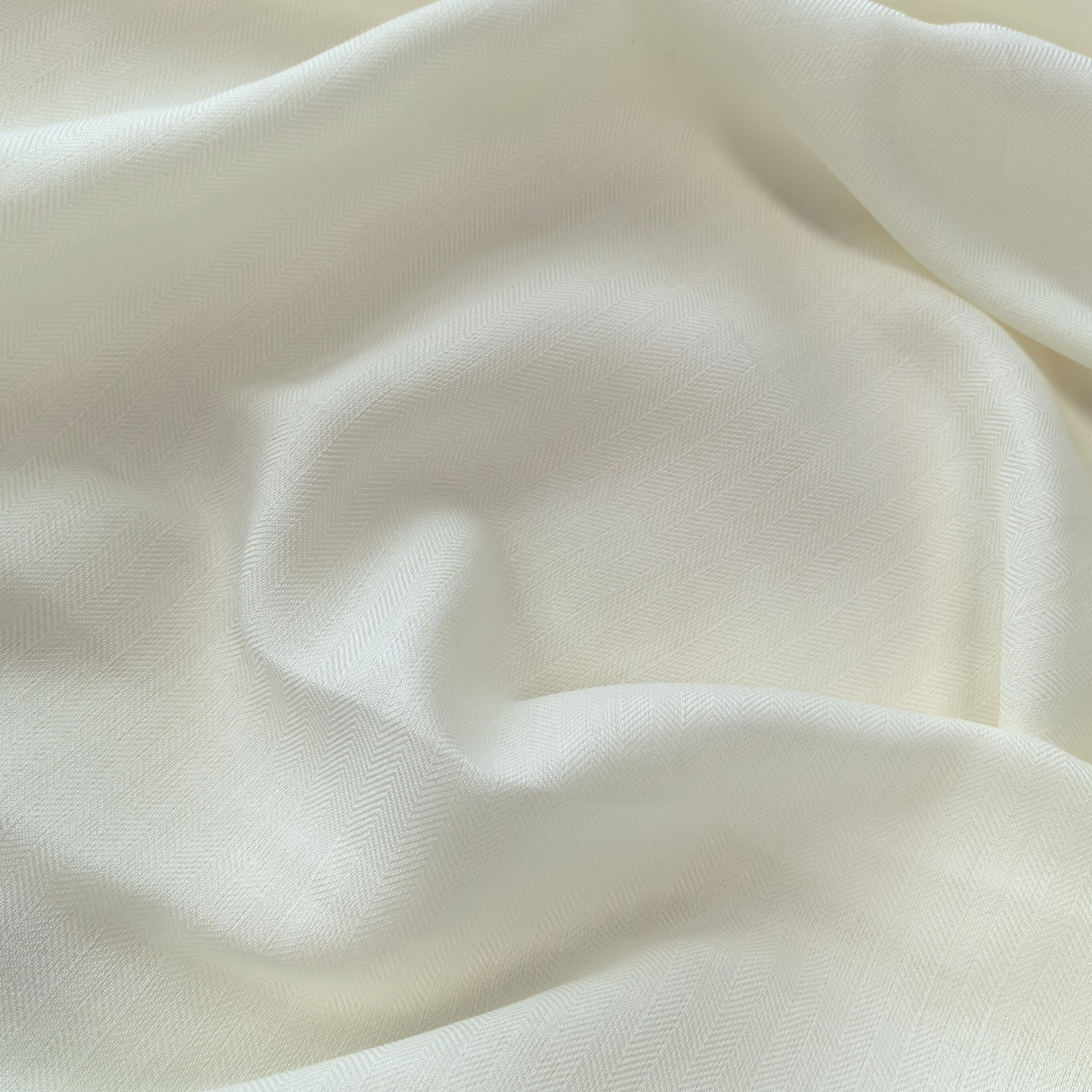 Tissu en soie et laine blanc cassé à motif chevrons de 23 mm, 40 % soie et 60 % laine mélangée, pour la peinture et la teinture