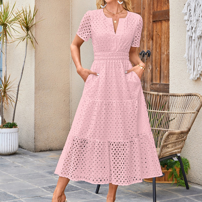 Robe longue de plage décontractée pour femmes, col en v, ajourée, plissée, manches courtes, couleur unie, mode dames, robes Maxi, été