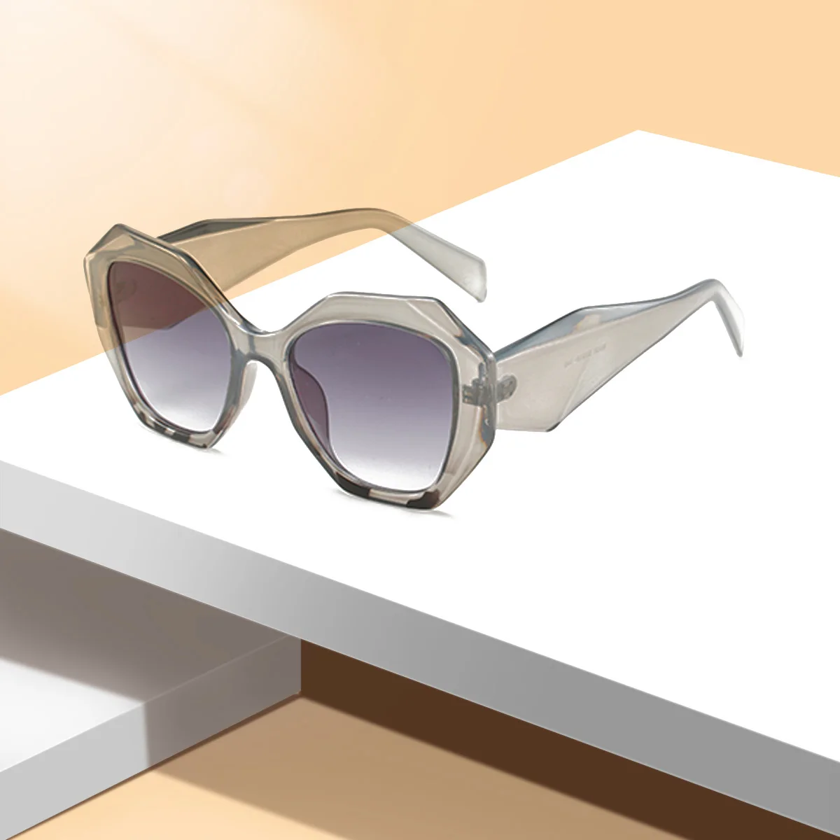 Lunettes de forme géométrique pour femmes, verres colorés, angle à double faisceau, grande taille, lunettes décoratives à la mode