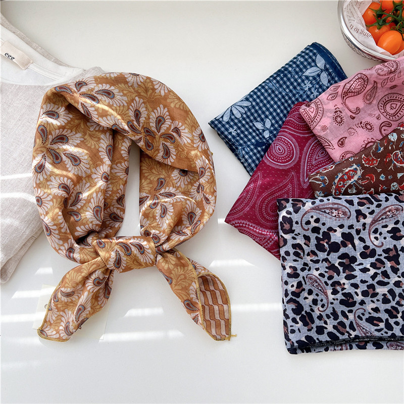 Foulard carré 68 cm à imprimé géométrique, Foulard floral, Bandeau pour femme, Ruban de cou, Ornement, Bandana, Bandeau pour la tête