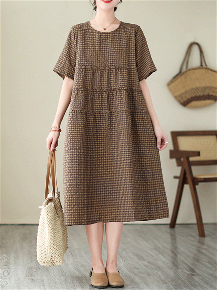 Nouvelle Robe Mi-Longue Décontractée et Confortable à Manches Courtes à Carreaux Vintage pour Femme – Collection Été 2026 – Vêtement Élégant