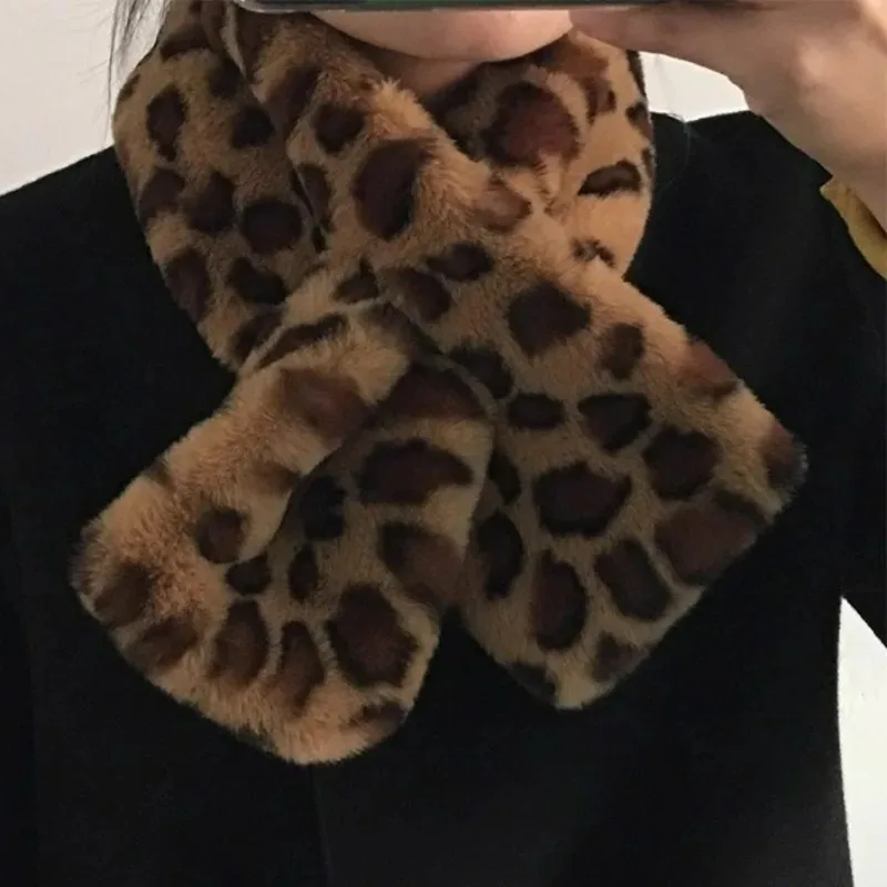 Écharpe en fausse fourrure de lapin pour femme, écharpe d'hiver épaisse et chaude en fausse fourrure, protection du cou, col croisé, châle en peluche