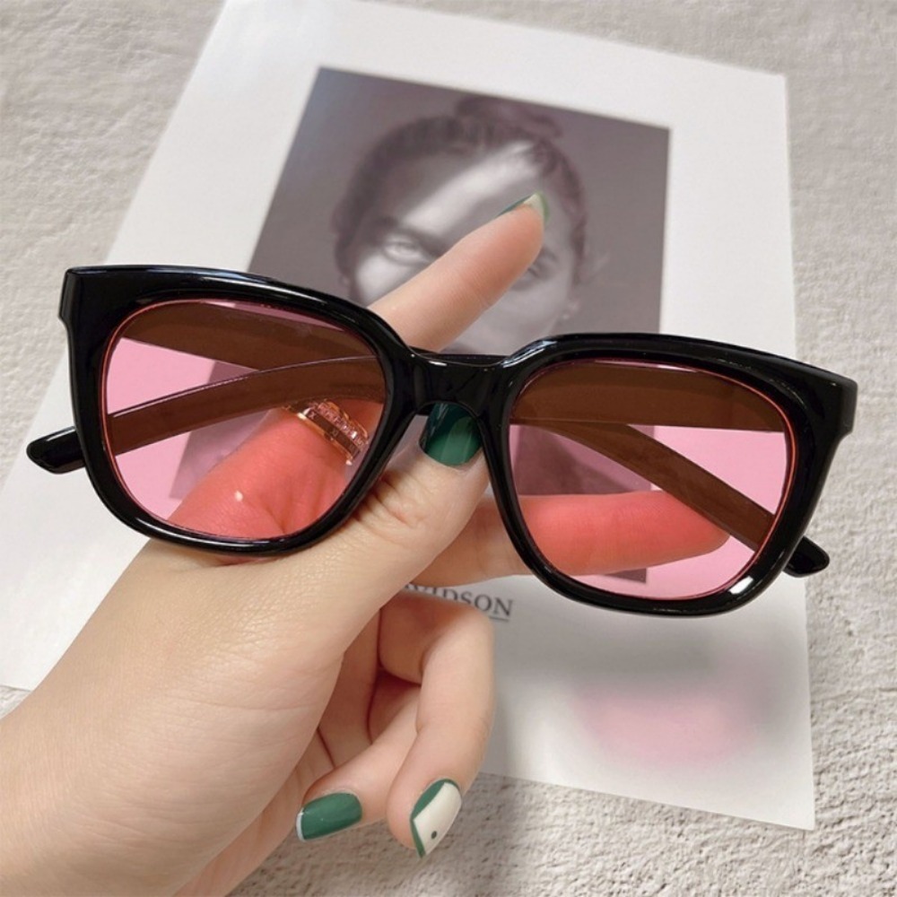 Lunettes de soleil unisexes à monture carrée noire simple, lunettes de soleil pour femmes et filles, lentille grise jaune rose simple, protection UV400 Aes, mode