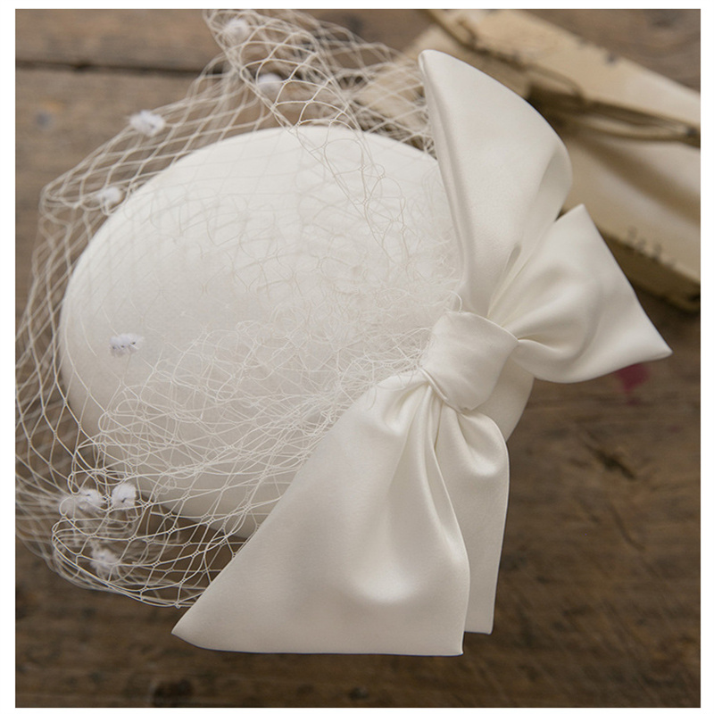 Chapeau en maille à nœud papillon, visage forgé, robe de défilé, couvre-chef Photo britannique rétro léger, chapeau de luxe