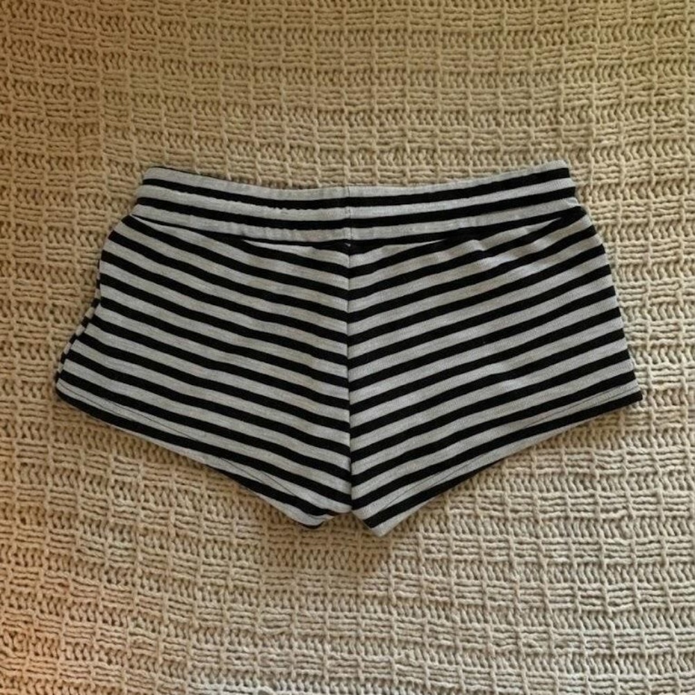 Shorts pour femmes, pantalons courts décontractés, mode Y2k, nouveaux modèles 2026, bas tendance, imprimé crâne rayé, shorts chics