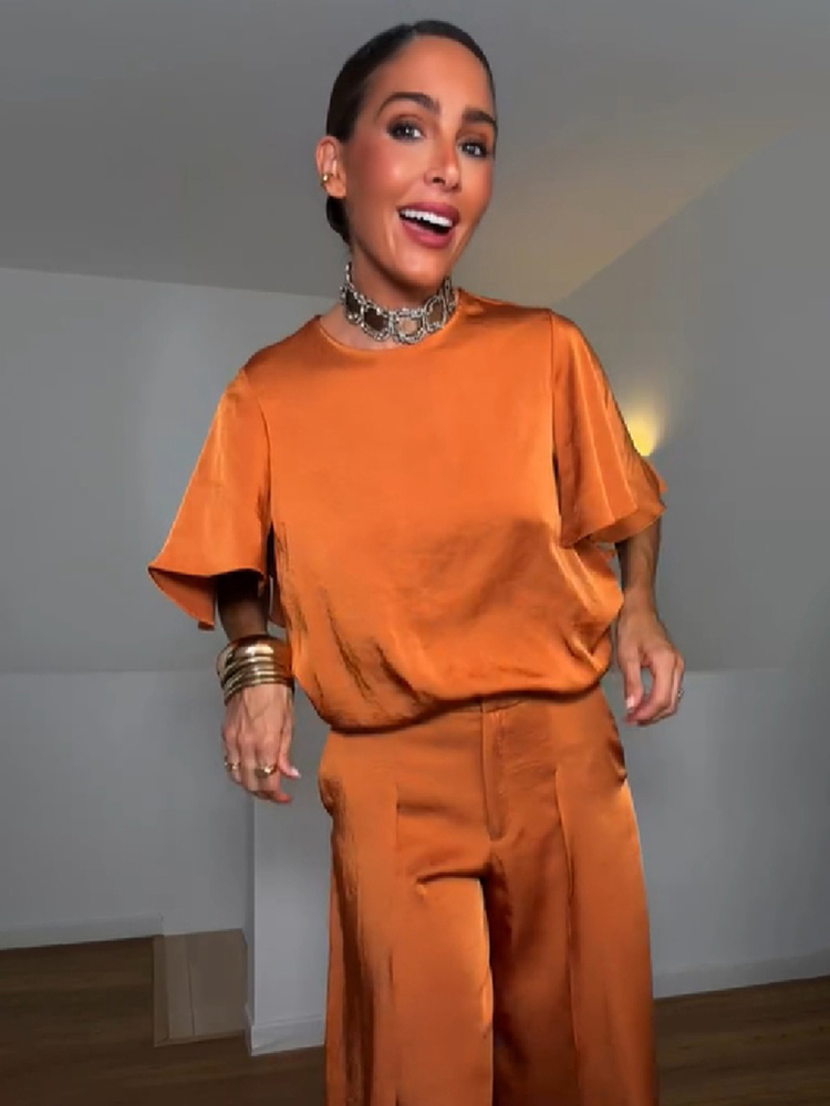 Ensemble 2 pièces en satin pour femme : Blazer à col rond et manches courtes volantées, pantalon taille haute à jambes larges – Élégant pour les fêtes et le quotidien