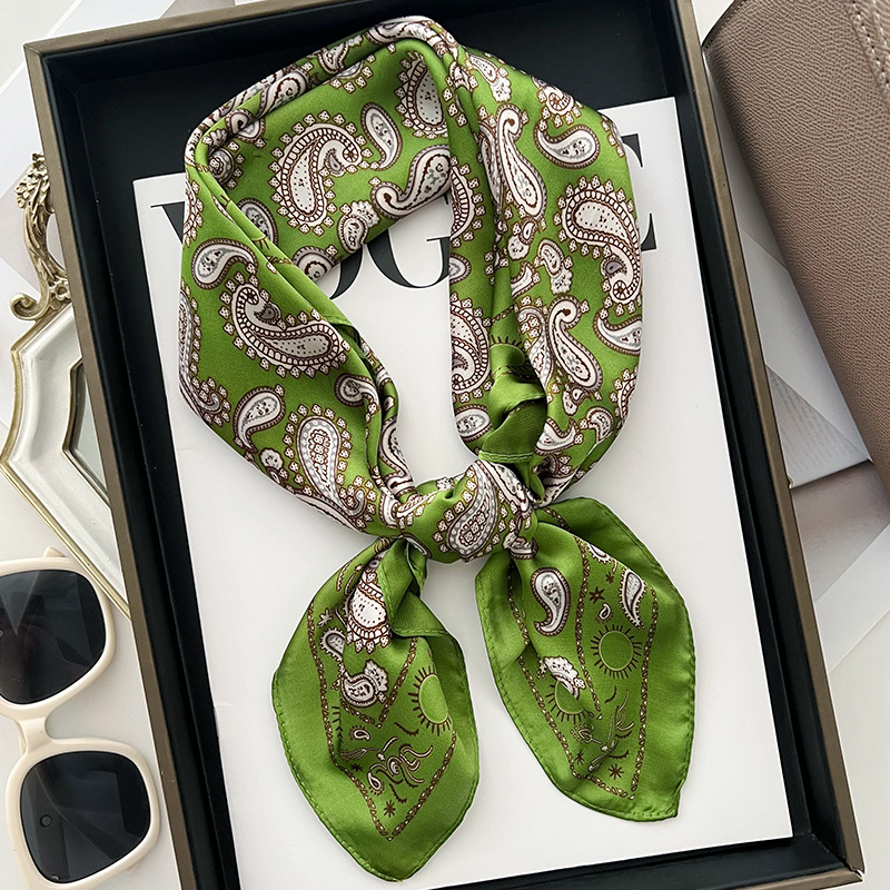 Foulard de tête pour femmes, foulard carré de luxe, Bandana, bandeau pour cheveux, tache douce, pour habiller vous regarde, printemps/été