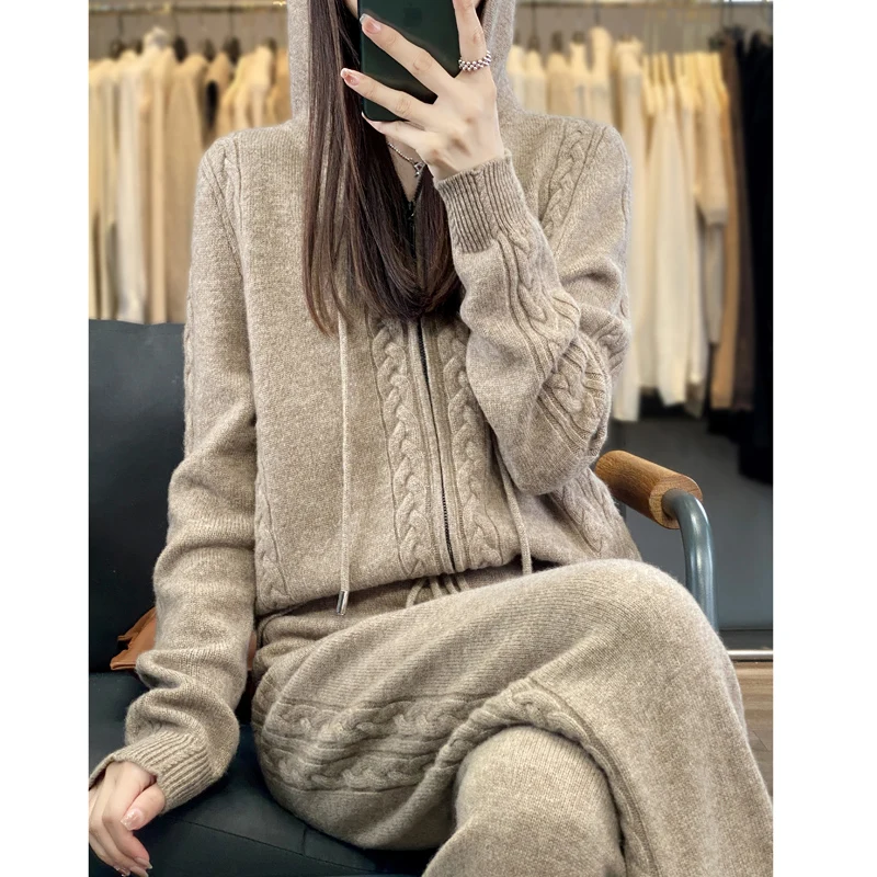 Ensemble 2 pièces pour femme en cachemire pur : cardigan à capuche avec motif floral torsadé, pull ample et pantalon large en mélange de laine